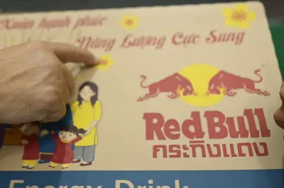 Mẫu MP-007: Thùng carton kraft in nhiều màu mẫu Tết cho nước tăng lực lon — in nhiều màu, Minh Phúc sản xuất