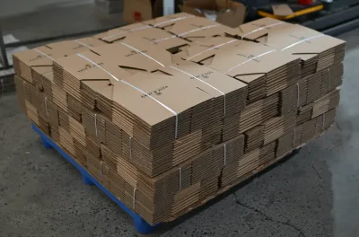 Mẫu MP-045: Thùng carton gấp phẳng, buộc kiện trên pallet — không in, Minh Phúc sản xuất