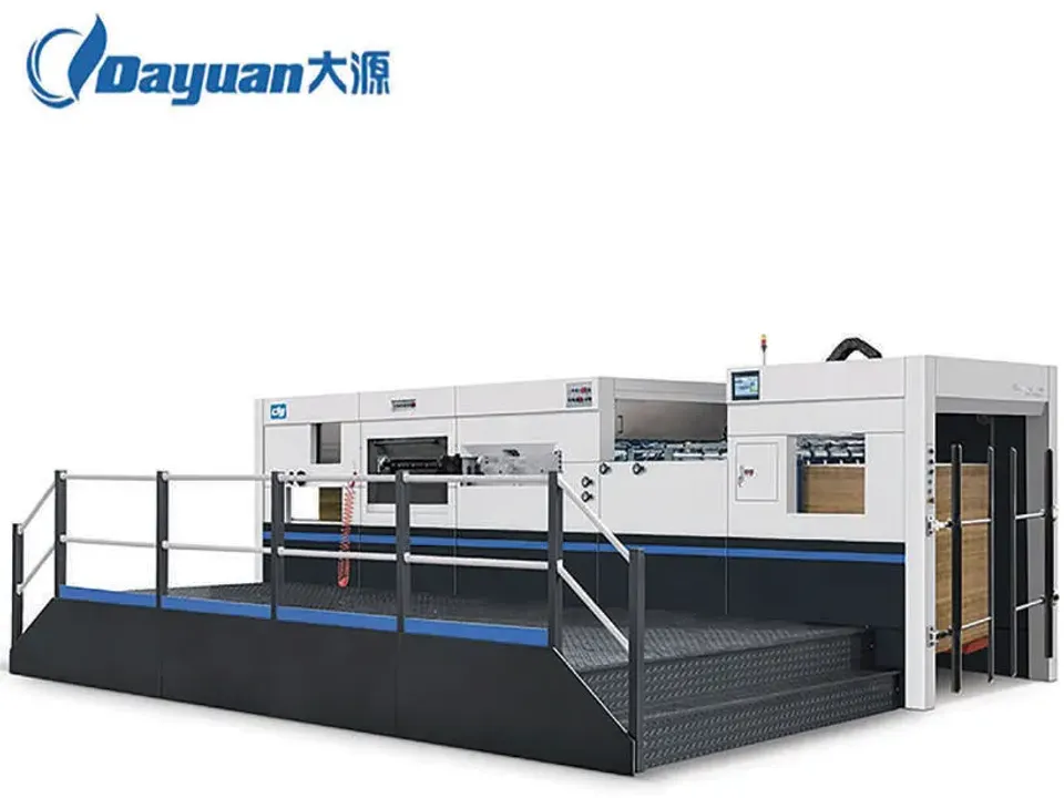 Máy bế tự động sản xuất thùng carton hiệu quả, tối ưu chi phí tại Minh Phúc