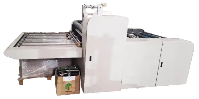 Máy cán màng nhiệt tại nhà máy Minh Phúc