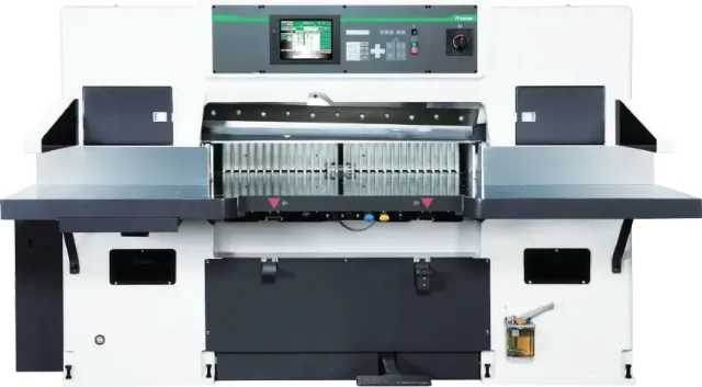Máy xén giấy 115SC tại nhà máy Minh Phúc