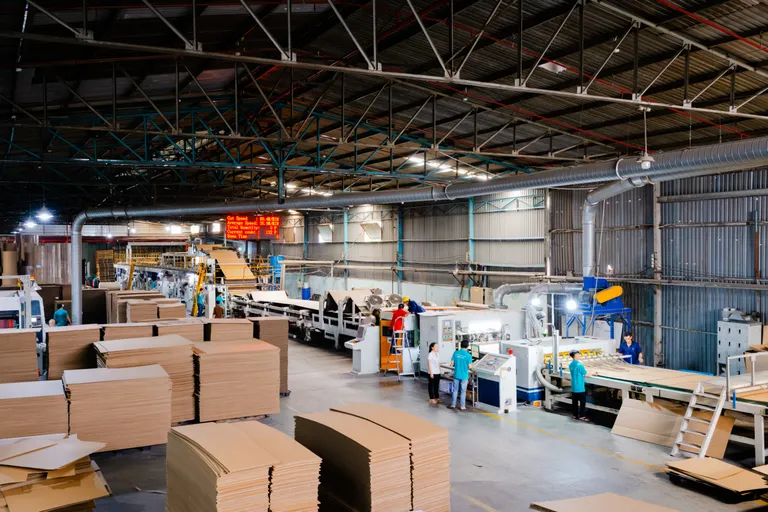 Dây chuyền sản xuất bao bì carton tại nhà máy Minh Phúc